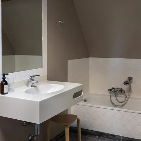 De Levensboom - Het Oud Gemeentehuis 3*